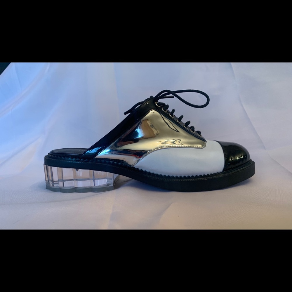 Shoes flat